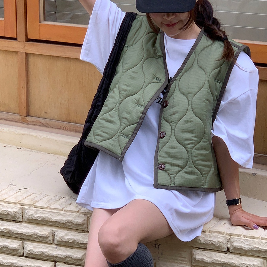 韩国chic早秋复古设计感小众V领系扣宽松百搭休闲棉衣马甲女