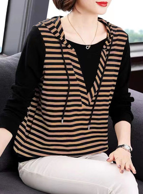 连帽长袖卫衣女秋季新款大码宽松打底中年妈妈洋气条纹t恤女上衣