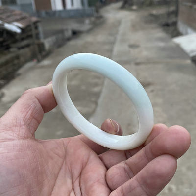 精品细料陕西西安蓝田玉手镯女款湖蓝绿半山水玉石镯子带证书62mm