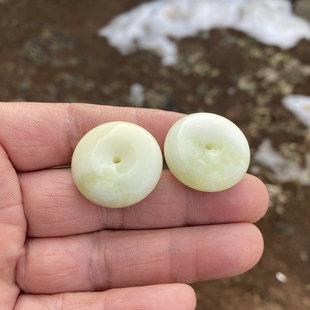 天然正品陕西西安蓝田玉平安扣吊坠直径26mm左右男女款黄绿色带证