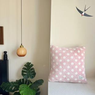 ins风北欧沙发样板间毛绒抱枕50x50cm现代少女心波点腰枕靠垫含芯