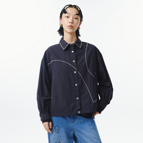 衬衫领、四合扣、绣花、插袋