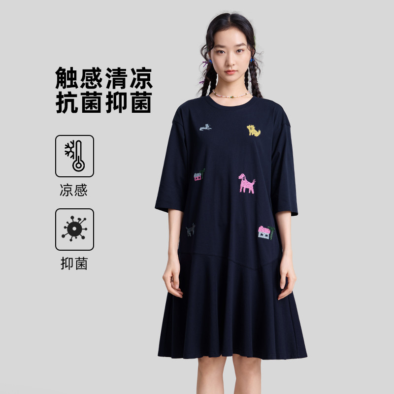 MOVEUP幻走2026春季新款.FUN系列圆领趣味绣花口袋休闲针织连衣裙
