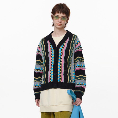 V领、单排扣、撞色