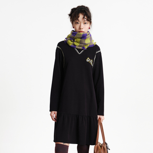 MOVEUP幻走2025冬季 .FUN系列假两件绣花抽褶下摆针织连衣裙 新款