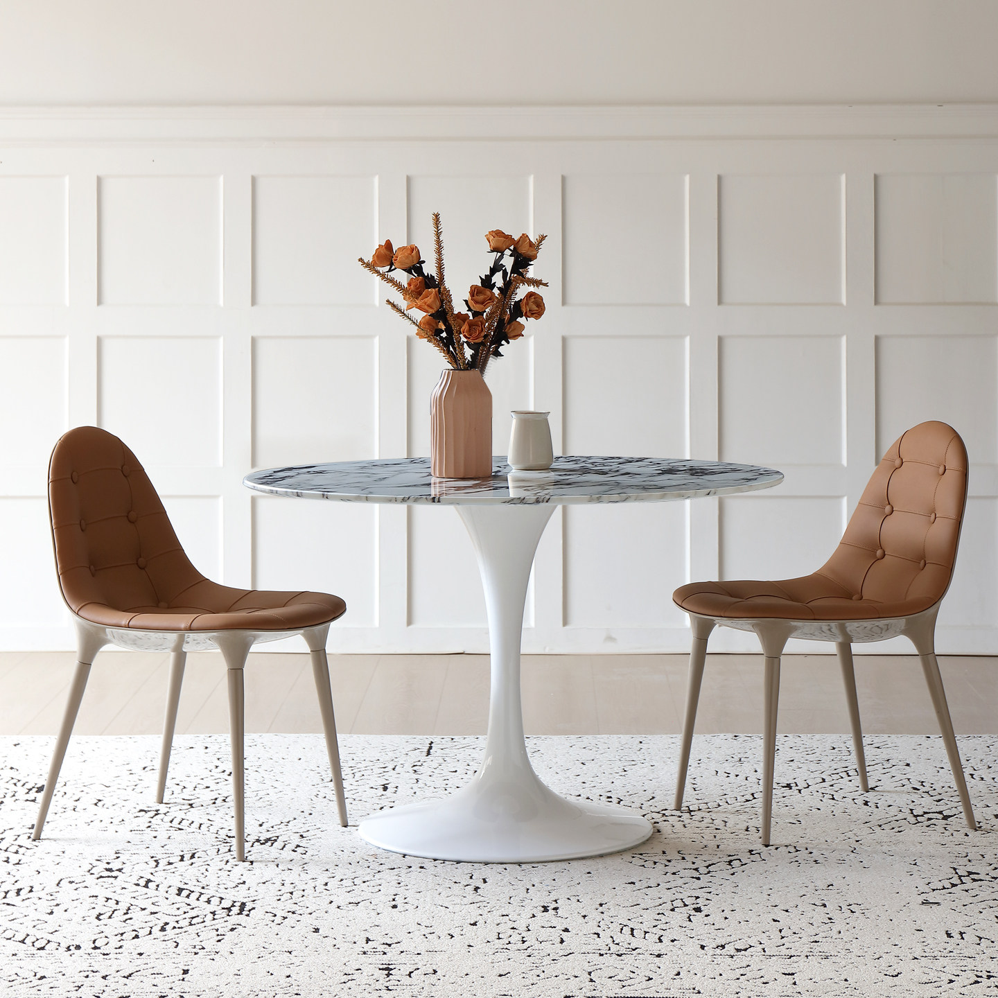 郁金香圆餐桌现代简约极简风轻奢高档大理石餐桌小户型洽谈圆桌