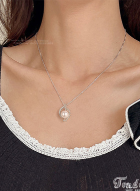 水钻流线环绕珍珠蕊坠通勤短项链