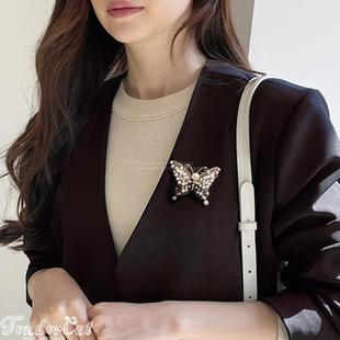 Pearl Butterfly Brooch 复古镶嵌水钻珍珠蝴蝶vintage别针胸针
