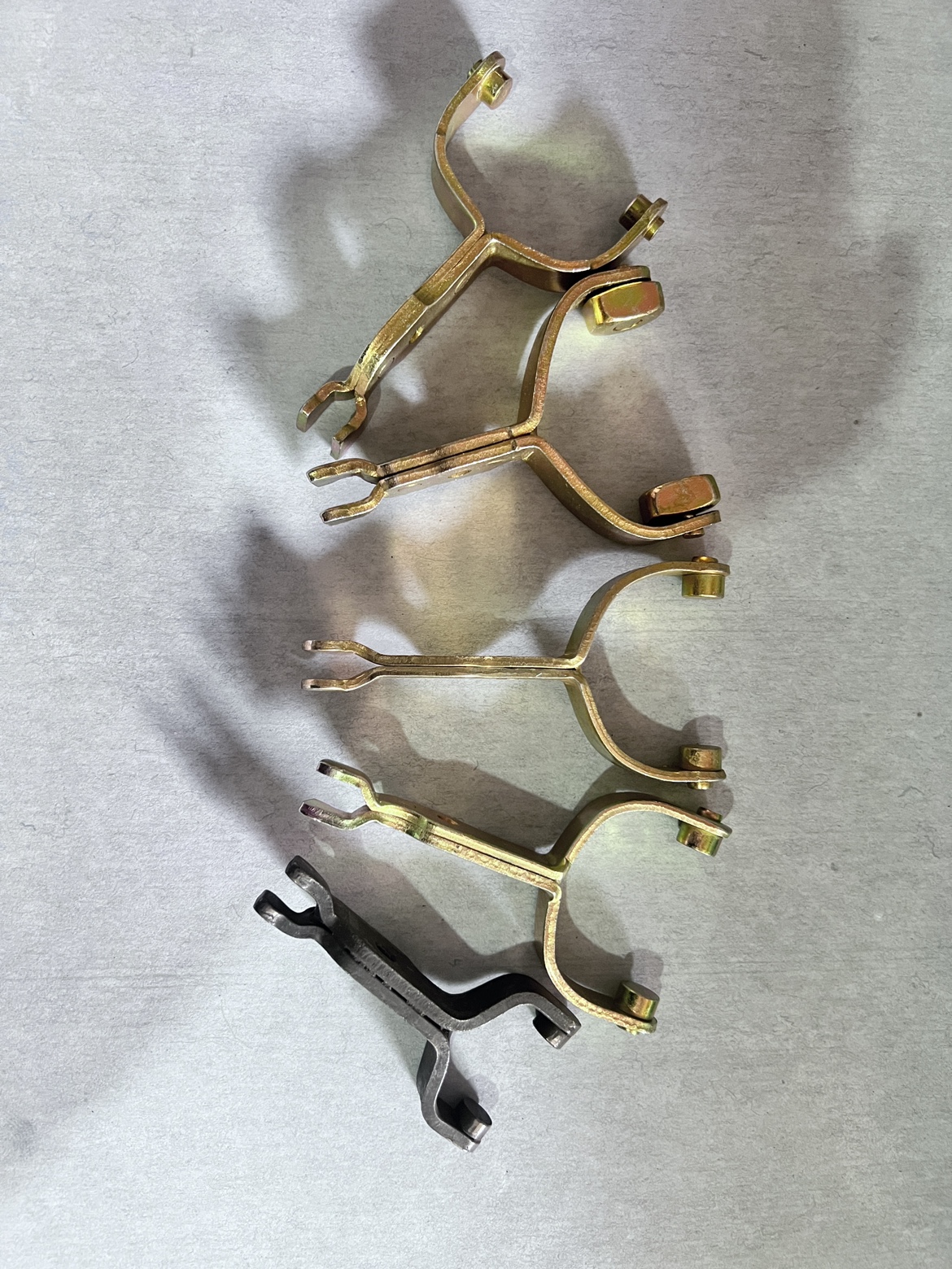 玉柴潍柴金笛佩特来WD615系列汽车起动启动马达拨叉大量