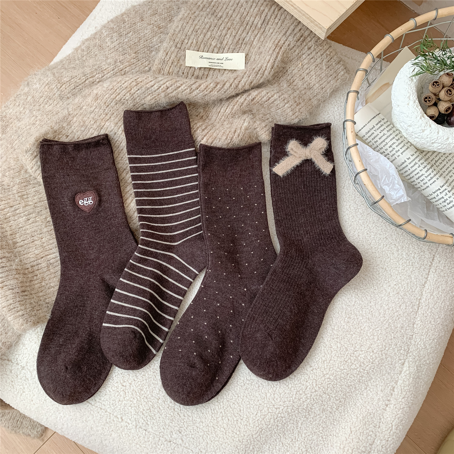 暖和不臃肿！羊绒咖色系女士中筒袜 刺绣蝴蝶结点点细条羊绒袜