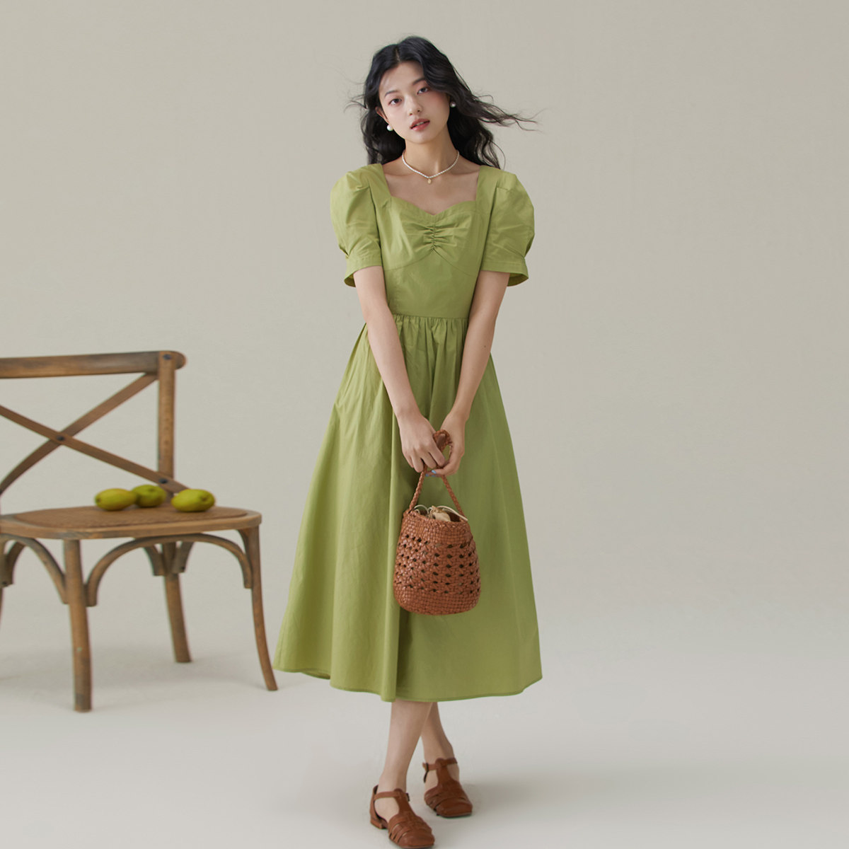 2026夏季法式方领短袖连衣裙女气质泡泡袖纯棉中长裙度假裙子