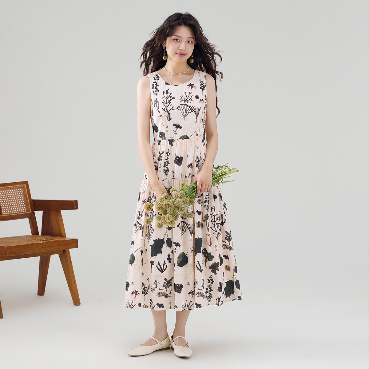夏季裙子宽松无袖背心裙气质碎花连衣裙女含莱赛尔高级感洋气长裙