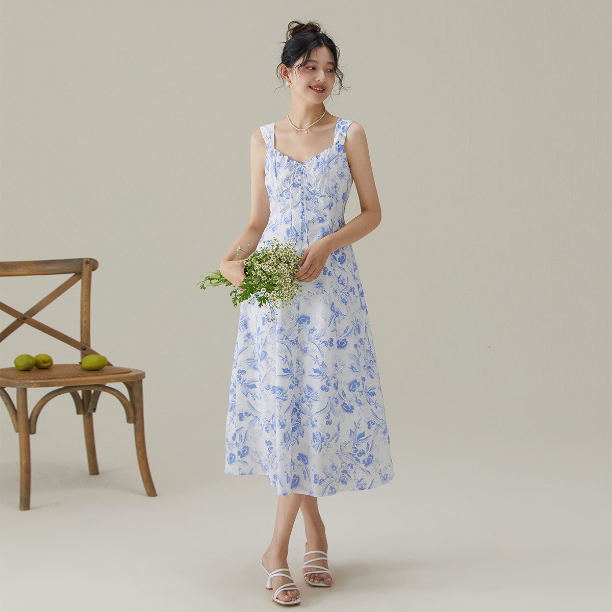 one more法式复古碎花绑带设计2025夏季新款女气质显瘦连