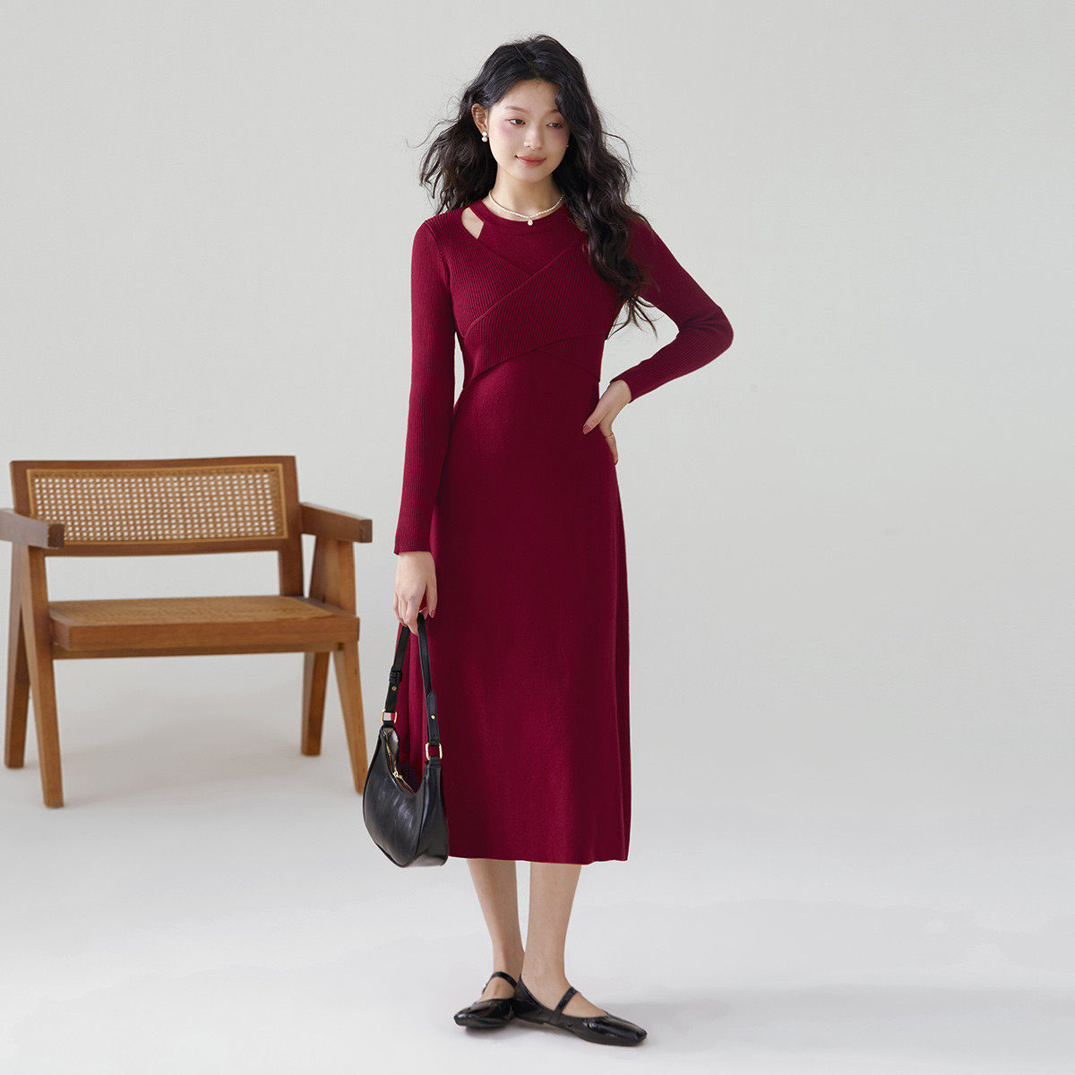 one more针织裙挂脖连衣裙女2026春季内搭法式高级感礼服