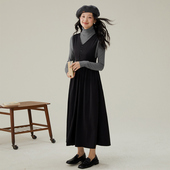 one 背心裙v领吊带连衣裙女气质高级感长裙 法式 more2025冬季 新款