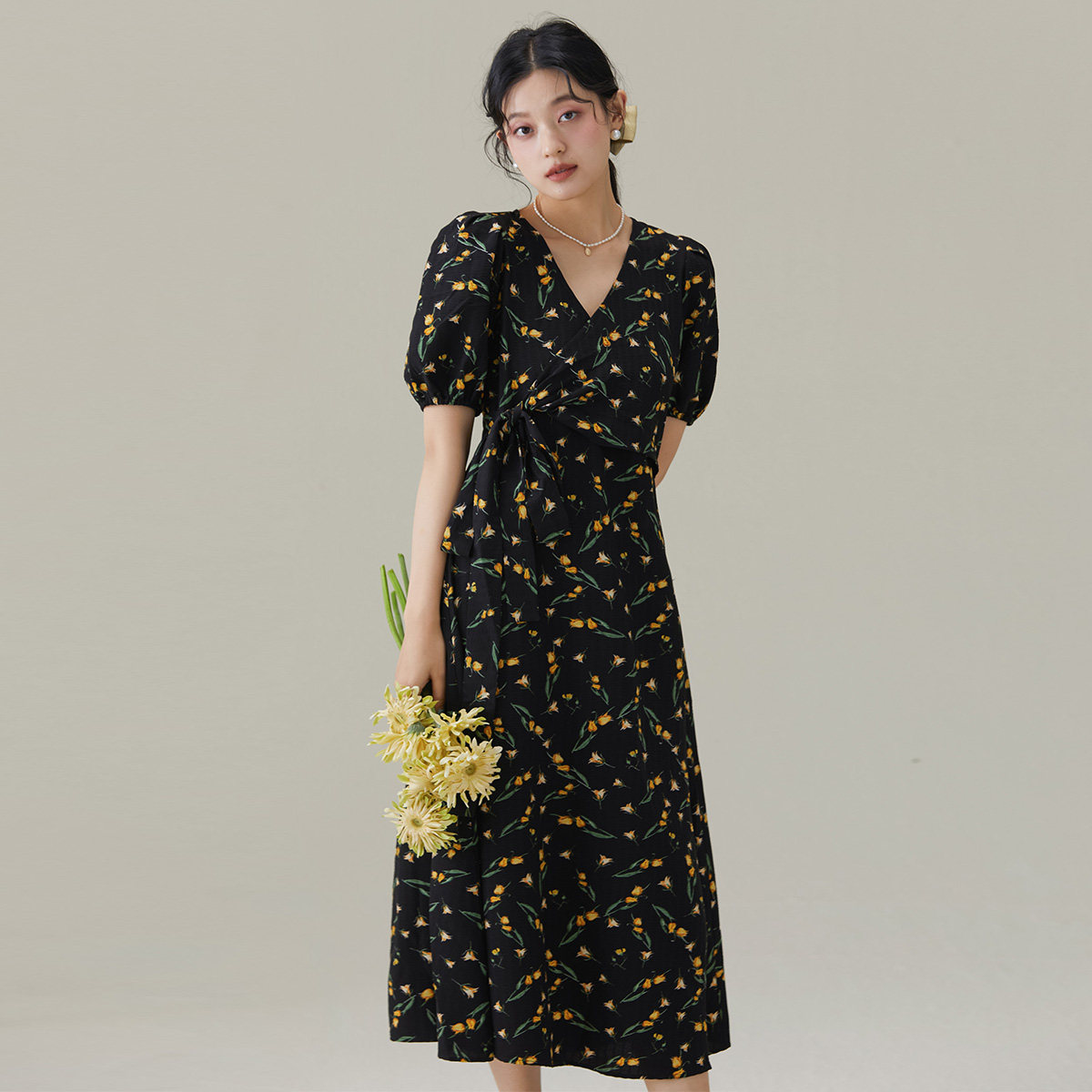 one more短袖碎花连衣裙女2025夏季新款法式泡泡袖雪纺裙