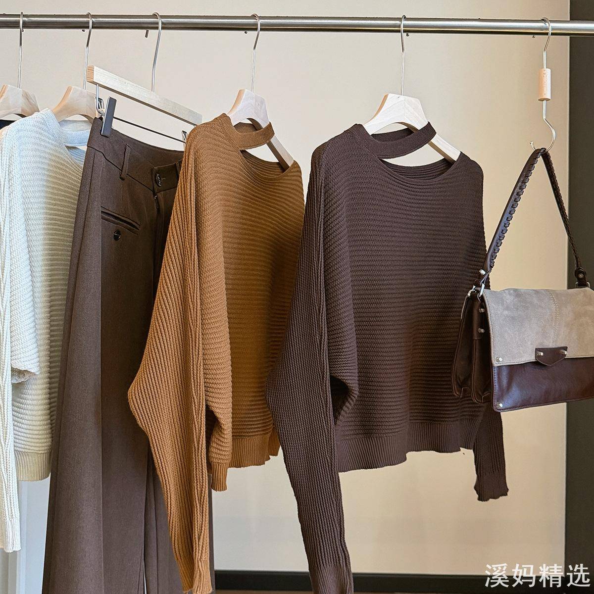 老钱风肌理感挂脖长袖针织衫女秋新款设计感气质百搭显瘦毛衣上衣