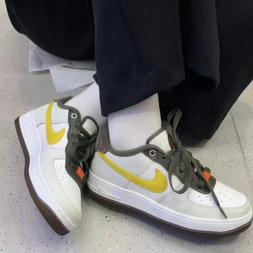 Nike女子小白鞋休闲运动鞋