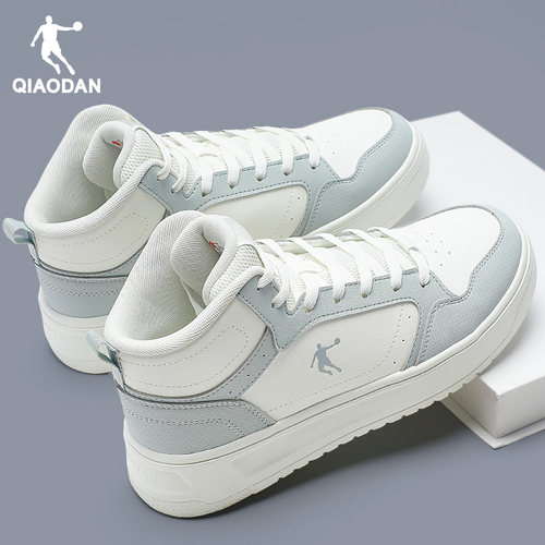 乔丹女鞋高帮板鞋皮面防水运动鞋