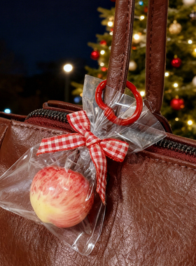 红苹果包包挂件蝴蝶结青苹果装饰品钥匙扣平安符氛围感车挂饰可爱