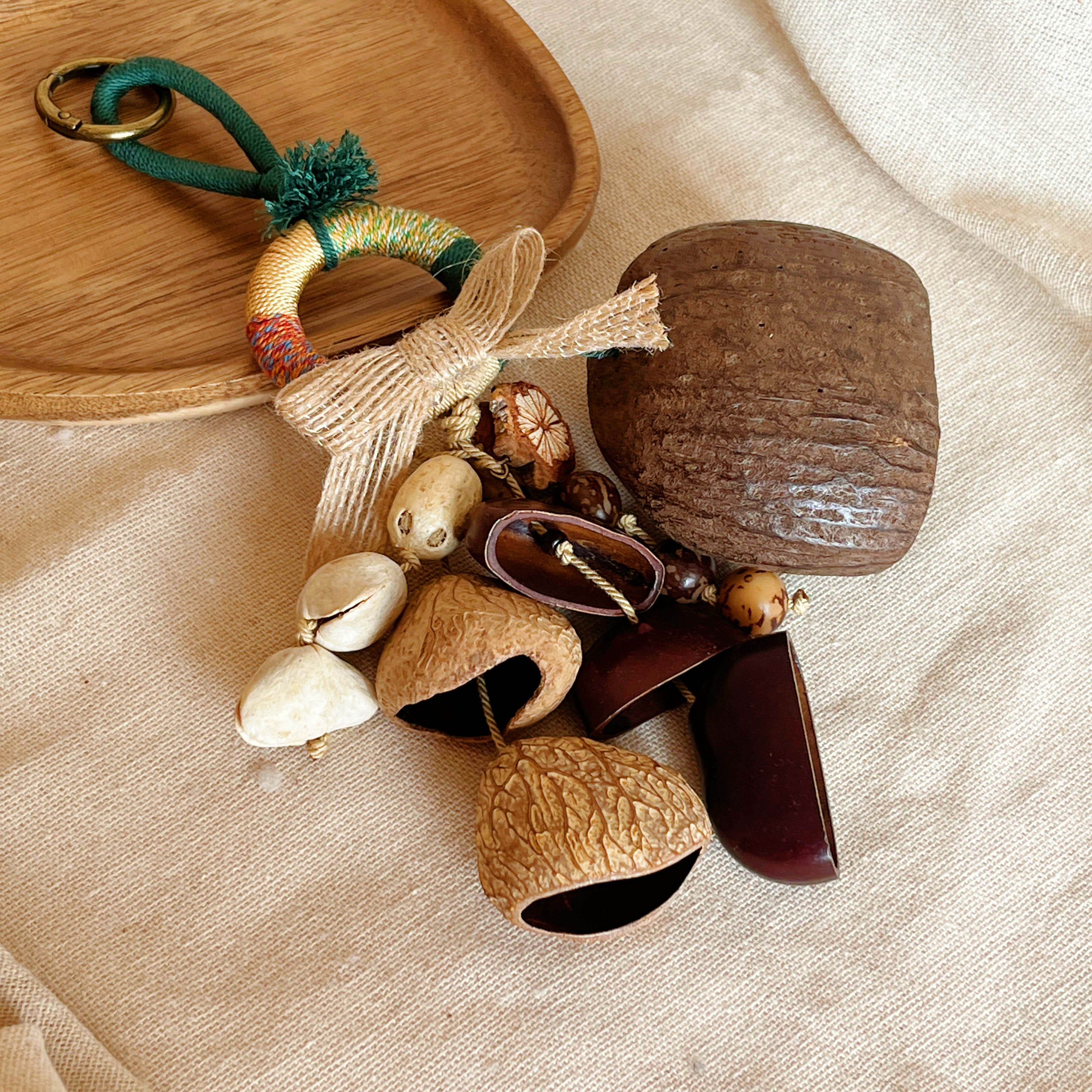 天然果壳摇铃果壳风铃种子疗愈包挂件手工编织绳包包挂饰钥匙扣