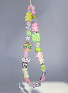 粉绿方块小熊手机链手机挂绳可爱串珠防掉日系ccd相机包包手腕绳