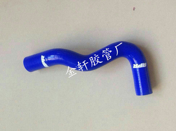 大众配件 帕萨特B5 领驭 涡轮管 058 145 712A耐高温高压硅胶管