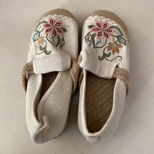 老北京布鞋女款亚麻透气绣花