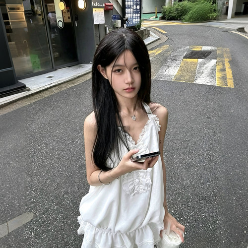 古早萌系少女感挂脖露背吊带上衣