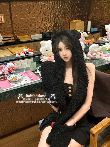 涩谷辣妹黑色毛毛抹胸露上衣