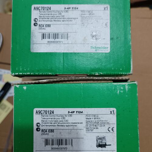 议价全新施耐德A9C70124远程控制电操模块，原装西班牙进