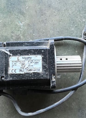 议价施耐德伺服电机BCH0801O12A1C400W 实物图拍摄