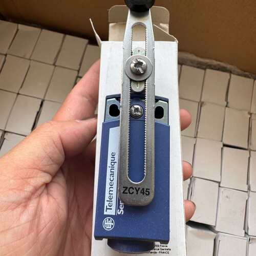 议价施耐德特勒美科限位开关XCKP2145P16，全新原装，