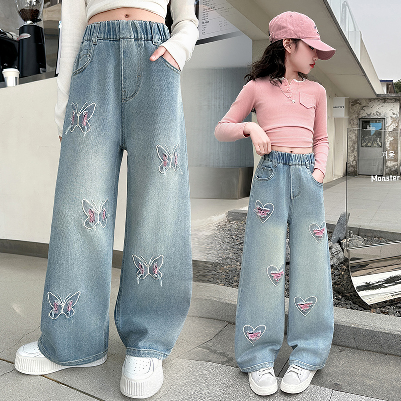 女童裤子春秋2025新款儿童洋气蝴蝶爱心宽松直筒阔腿破洞牛仔裤夏