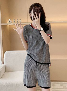 7321小香风轻奢高级感宽松休闲冰丝针织套装夏季新款格纹炸街两件
