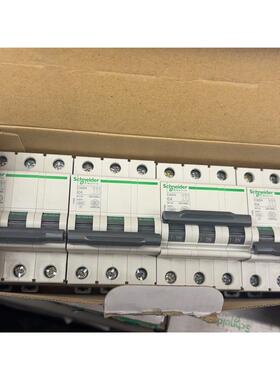 施耐德Multi9 C65N 3P C4断路器17898