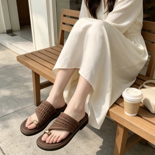 慵懒ins风夹脚拖鞋女生夏季外穿时尚百搭防滑平底度假沙滩人字拖