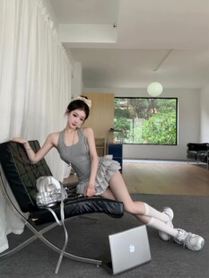 2026新款灰色挂脖吊无袖连衣裙女夏季纯欲辣妹芭蕾风收腰蛋糕短裙