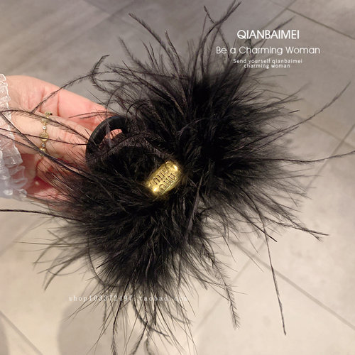 韩系气质黑色鸵鸟毛绒感鲨鱼夹