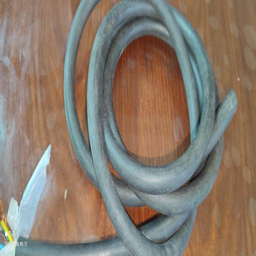 英国进口音响电源线一条，货场来源，仓库旧货，成色好，铜质靓(