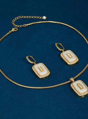 新款个性小众中古时尚百搭宫廷风