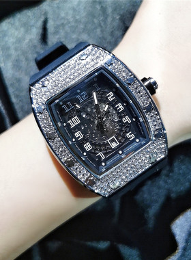 Hiphop镶钻硅胶手表男酒桶形镂空数字表盘日历时尚运动石英腕表潮