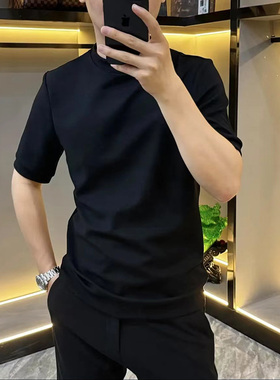 2024早秋新款半袖胸前圆领净版时尚简约压印休闲上衣百搭潮流男