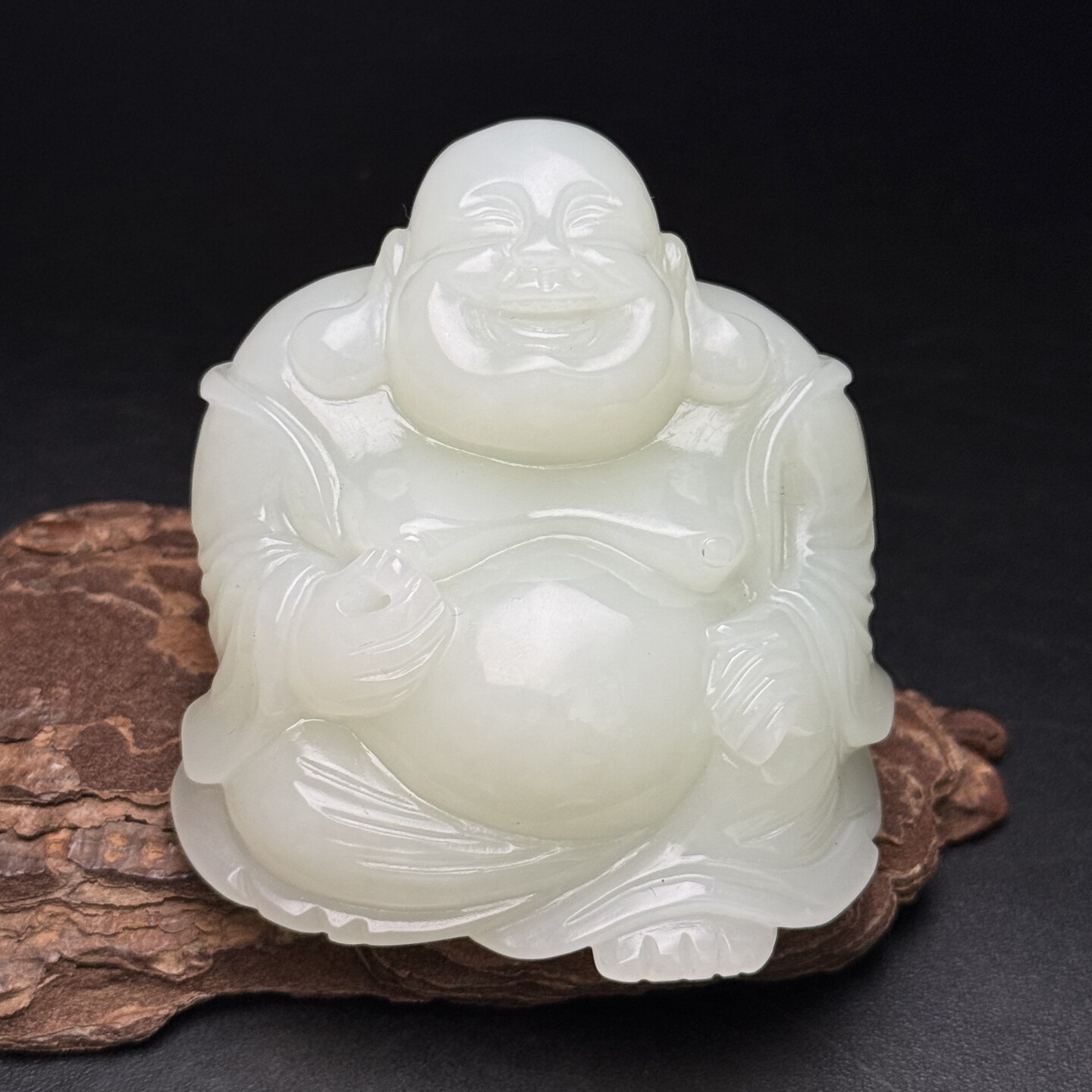 天然和田白玉笑佛苏工精雕挂坠