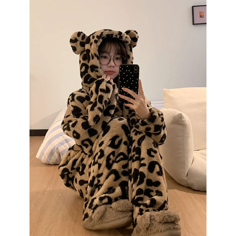 可爱少女豹纹连帽珊瑚绒连体睡衣