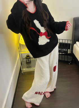 蝴蝶结小兔子印花半边绒睡衣女