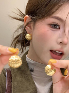 金色椭圆流光耳钉女2026新款爆款高级感精致小众耳环轻奢球形耳饰