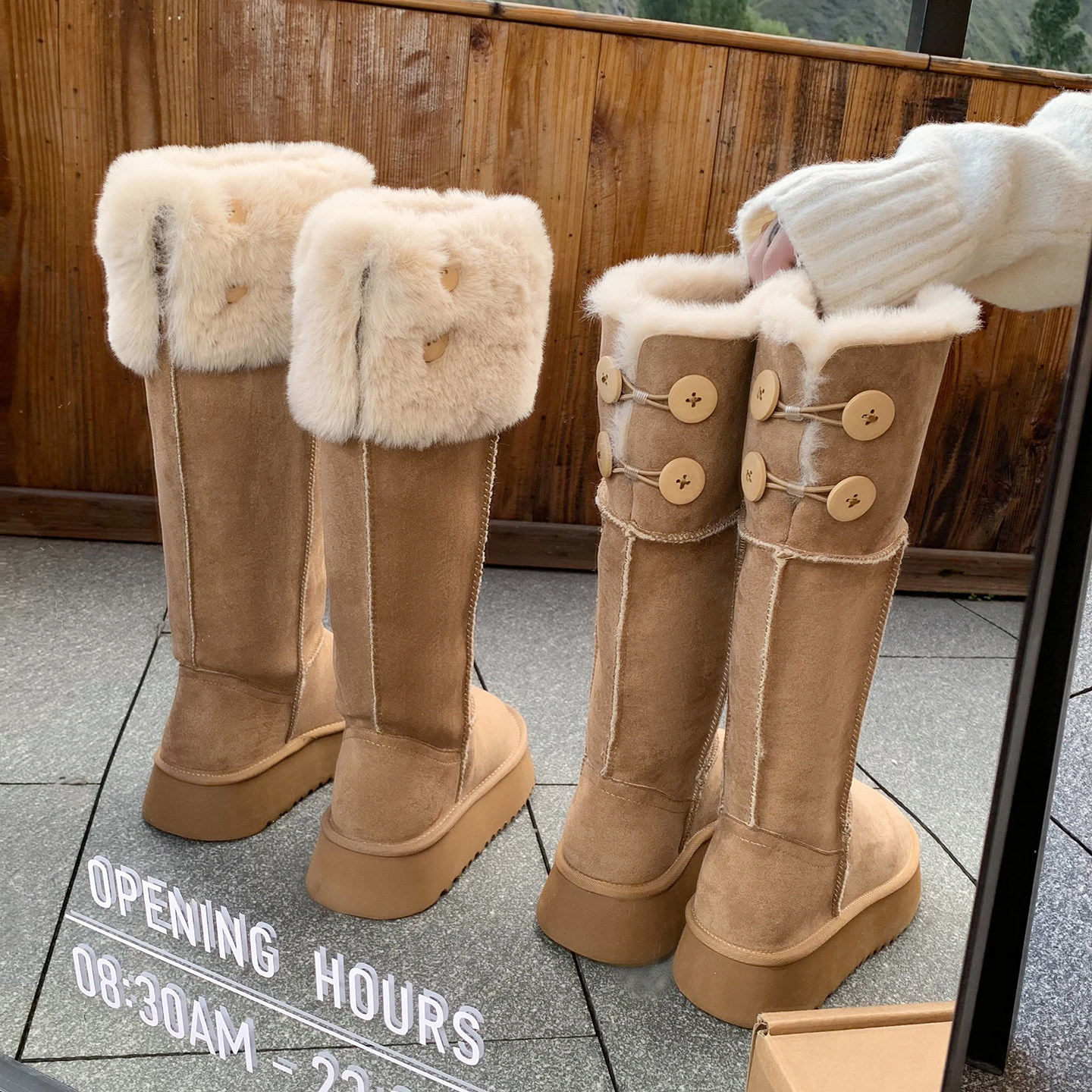 简约圆头高筒拼接雪地靴松糕底