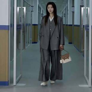 原版短剧人前不熟人後熟透何田田诗悦同款西装套装西服女衣服潮
