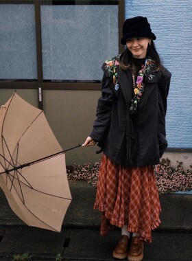 原版金靖同款复古红色格纹裙子2025夏季新款不规则下摆半身裙